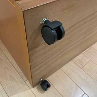 打ち合わせ中　木製テレビ台の画像