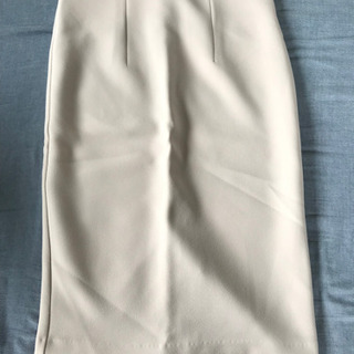 タイトスカート ベージュ サイズM 試着のみの画像
