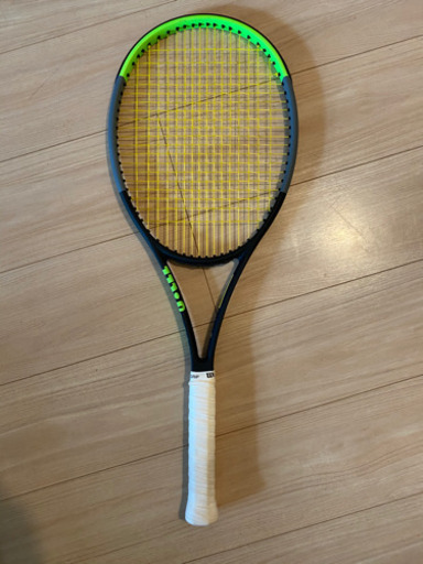 テニスラケット　Wilson Blade 98 16×19 v7.0