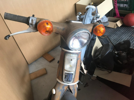 連休中値引きします。行灯カブ70   レストア出来る方　いかがですか？