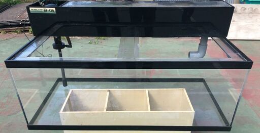 中古　大型アクリル水槽
