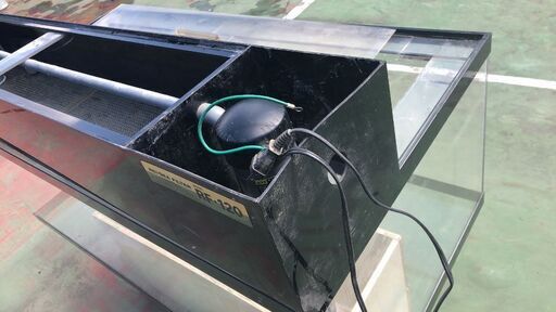 中古　大型アクリル水槽