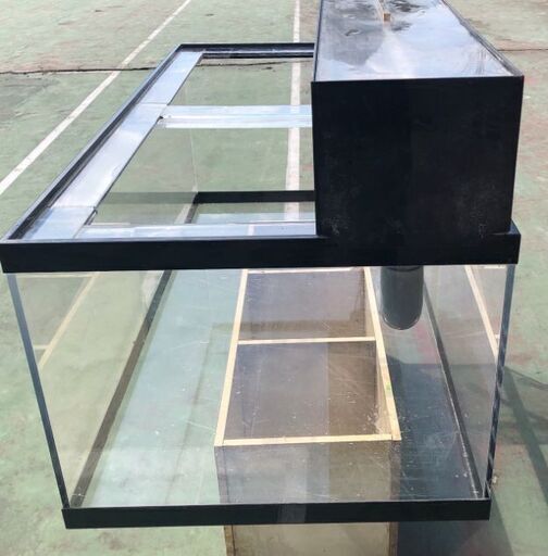 中古　大型アクリル水槽