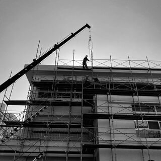 建設現場での組み立て・解体作業 ☆未経験大歓迎☆ 研修充実！日払い週払い可能！の画像