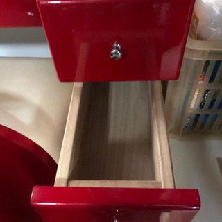 中古■ドレッサー■赤色■ナフコ■椅子下収納可能の画像