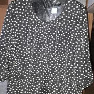 ブラウス　黒　　水玉の画像
