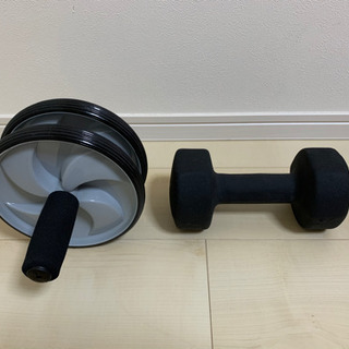 ダンベル（7kg）・腹筋ローラー　セットの画像
