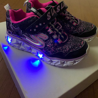 SKECHERS スケッチャーズ