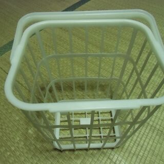 【取引成立】●無料● 白系 かご ランドリー バスケット マルチ...