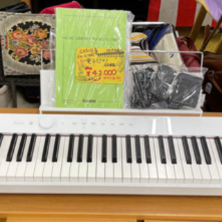 ★美品★CASIOカシオ Privia （ホワイト）88キー、電子ピアノの画像
