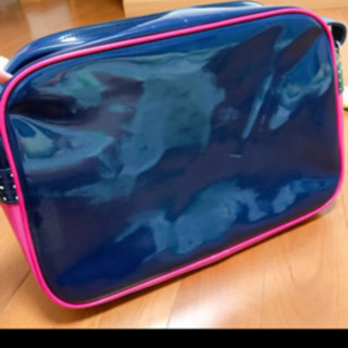 エナメルバック　Mサイズの画像