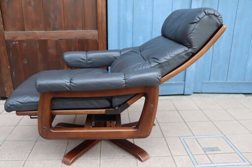 FUJI FURNITURE(冨士ファニチア) のビンテージ 本革パーソナルチェアー&オットマン。リクライニング機能付きのシングルソフ
