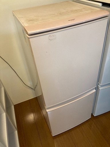 【値下げ】冷蔵庫2010年製シャープ製　137L