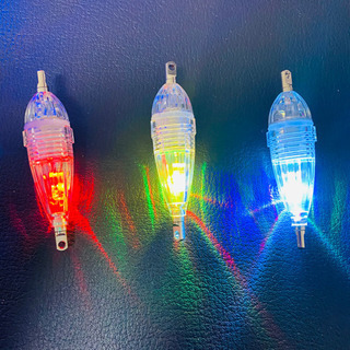 #釣具#LED水中集魚灯#電池付き#約6cm#新品#虹色×3個の画像