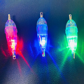 #釣具#LED水中集魚灯#電池付き#約6cm#新品#虹色×3個の画像
