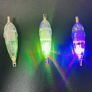 #釣具#LED水中集魚灯#電池付き#約6cm#新品#虹色×3個の画像