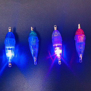 #釣具#LED水中集魚灯#電池付き#約6cm#新品#4色×4個の画像