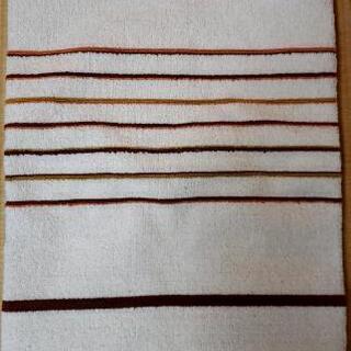 丸洗いできる大きめラグ(新品)