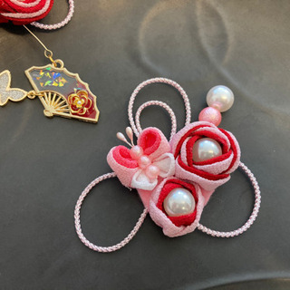 桜色のバラと蝶のヘアクリップ