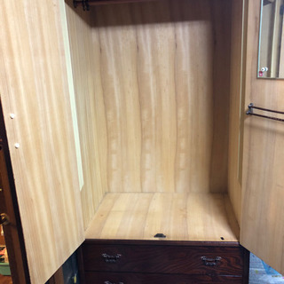 取りに来られる方限定！タンスの画像