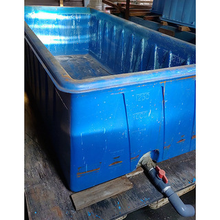 ■値下げ【中古】水槽 外寸幅2360mm×奥行1150mm×高さ...