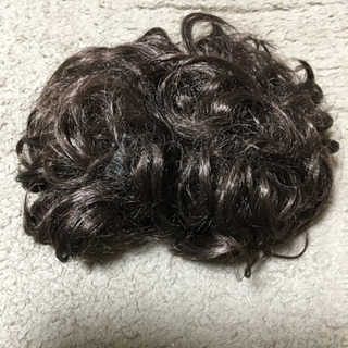 ウィッグ　2個　小さいシニョンにの画像