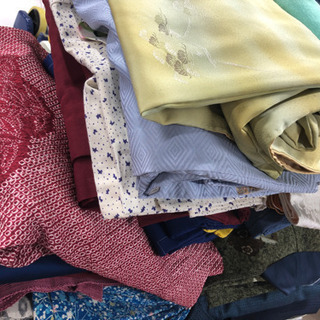 ハンドメイドに👘　着物いっぱい帯もあります。正絹　絞り　ウールなど