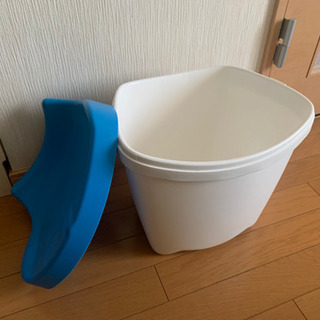 子供用収納スツール(椅子として使用可)