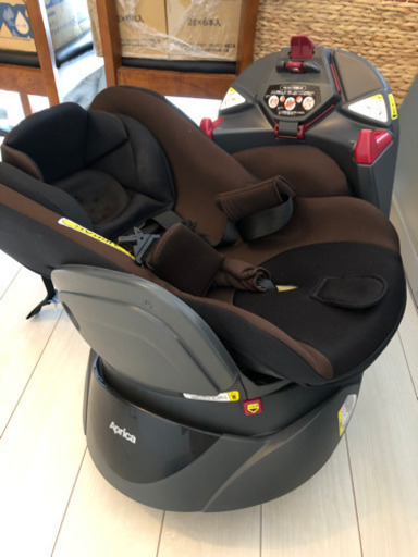 アップリカディアターンプラス　チャイルドシート