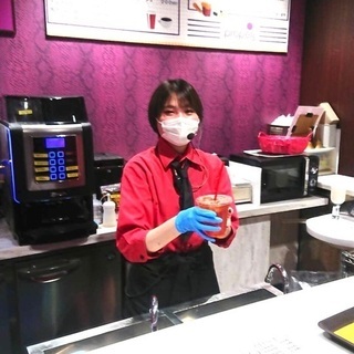 豊見城市豊崎にある、パチンコ店内カフェ（プロパーズカフェ）より求...