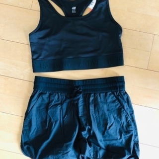女性用ランニングセットの画像