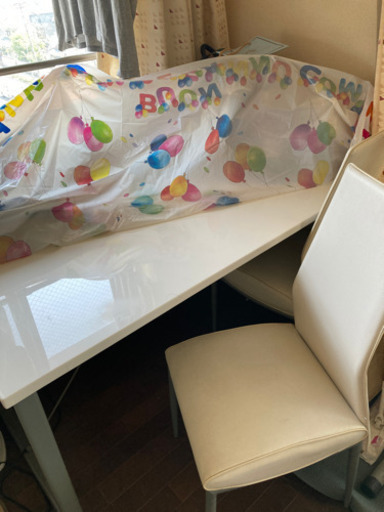 白いダイニングセット　椅子4脚