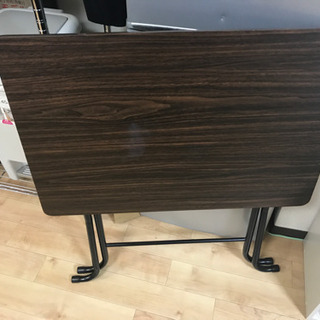 折りたたみテーブルの画像