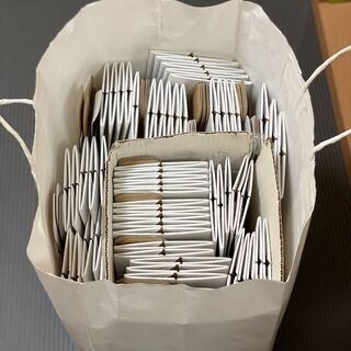 250mlのボトルが収まる紙箱（新品：50個程度）の画像