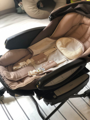 ユラリズム オート プレミアム ネオファシーレ BE アップリカ製ハイローチェア