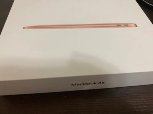 Apple MacBook Air M1 Chip 13インチPro, 8GB RAM, 512GB SSD ゴールド