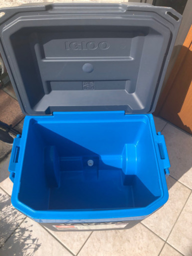 【終了】IGLOO MAXCOLD 62QT 58L キャスター付き クーラーボックス