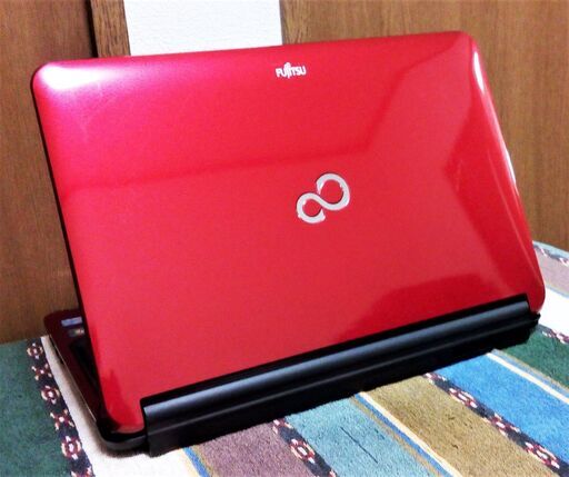 ?FUJITSU/ルビーレッド✨/10キー付きKB/高性能?Core i3/大容量！320GB♪/快適♬メモリ4GB/USB3.0☆彡