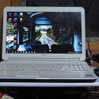 パワーUP！WHITE-PC!!/爆速i7/SSD960/8GB/ブルーレイマルチ付/office2016富士通FMVA56EWG