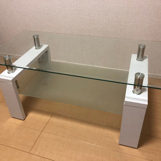 ガラステーブルの画像