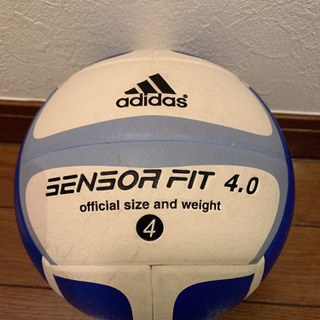 【Adidas センサーフィット4号　バレーボール】の画像