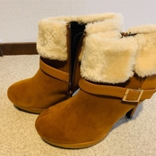 ファー付きショートブーツ　ブラウン