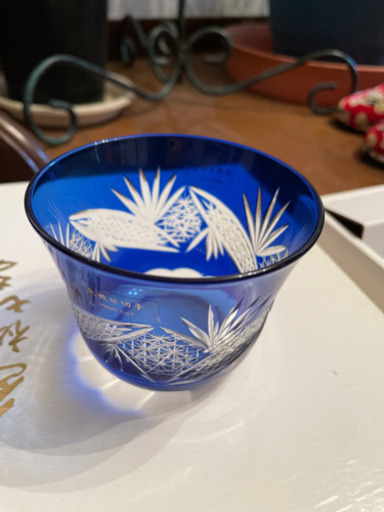 色被切子