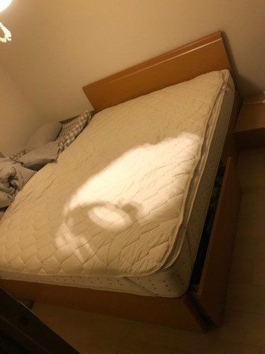 ダブルベッド　フレーム　引き出し