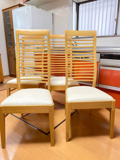 ニトリ、ダイニングチェア！1ヶ月程の使用で状態は良いです。4脚セット売りですがバラ売り可能！