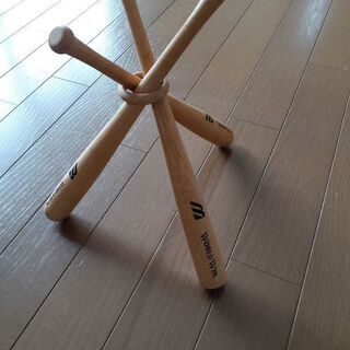 野球ボールスタンドの画像