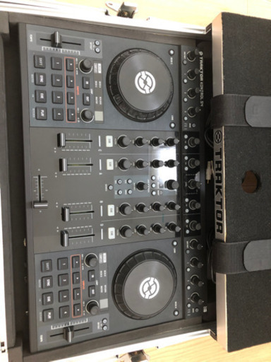 DJギア TRAKTOR KONTROL S4 MK1