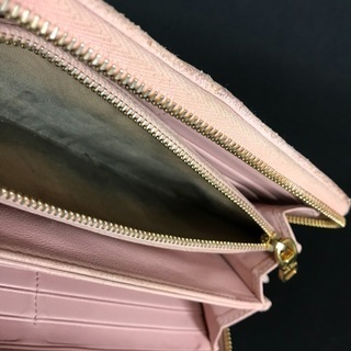 miumiuミュウミュウ ピンクレザー ラウンドファスナー長財布 ジッピーウォレットの画像