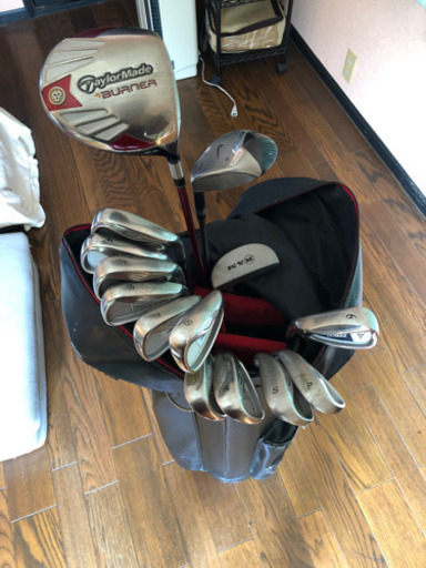 ゴルフセット一式(右利き用。左利き用９番アイアン込み)