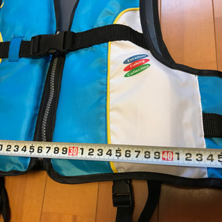 【取引中】🟩未使用・美品🟩子供用ライフジャケット🟩サイズM 小学生低学年までの画像